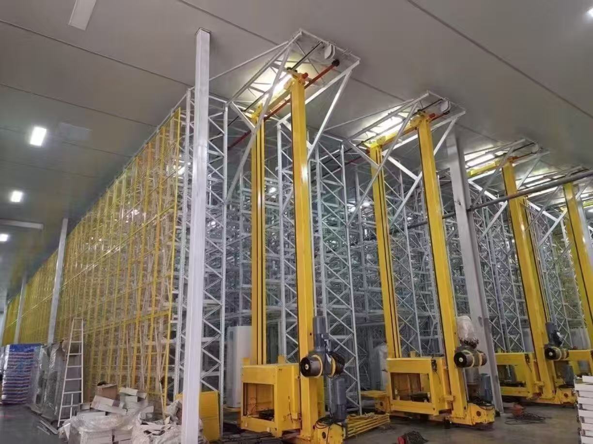 自动化立体仓库：穿梭车与堆垛机的功能定位及配合使用指南